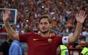 Florentino jahtaa Totti pelipaidat